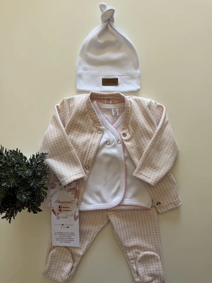 Set de 4 prendas