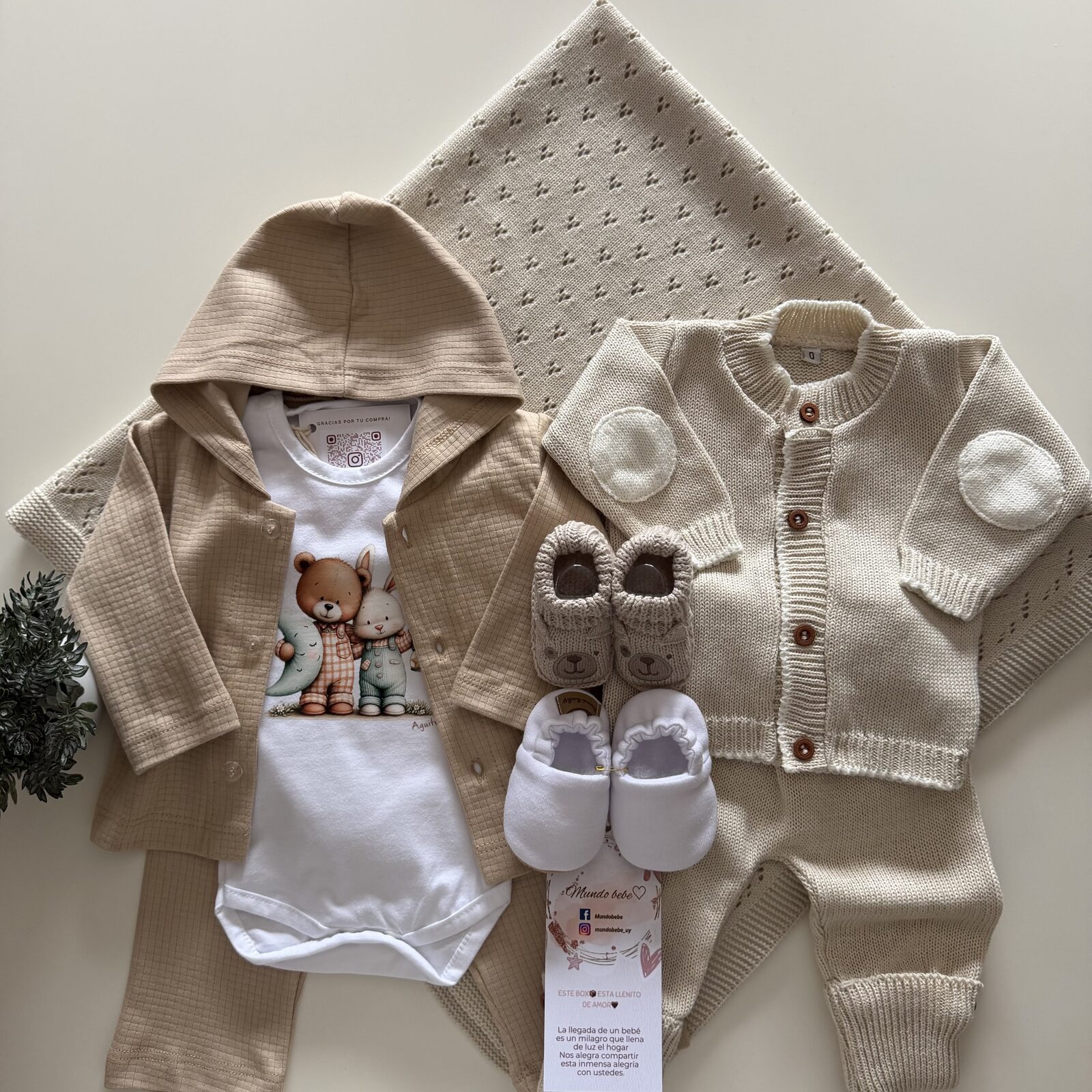 Camperita , pantalón y body de algodón + saco y pantalón de hilo algodón