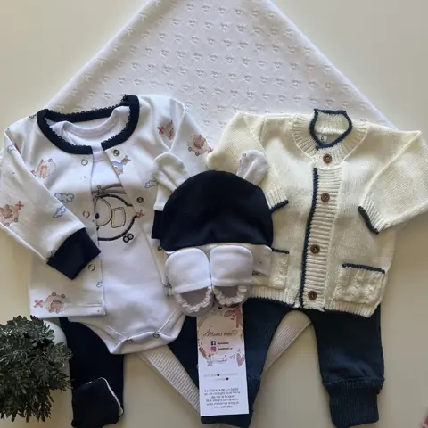 Saco , pantalón , body y gorrita de algodón + saco y pantalón de hilo algodón