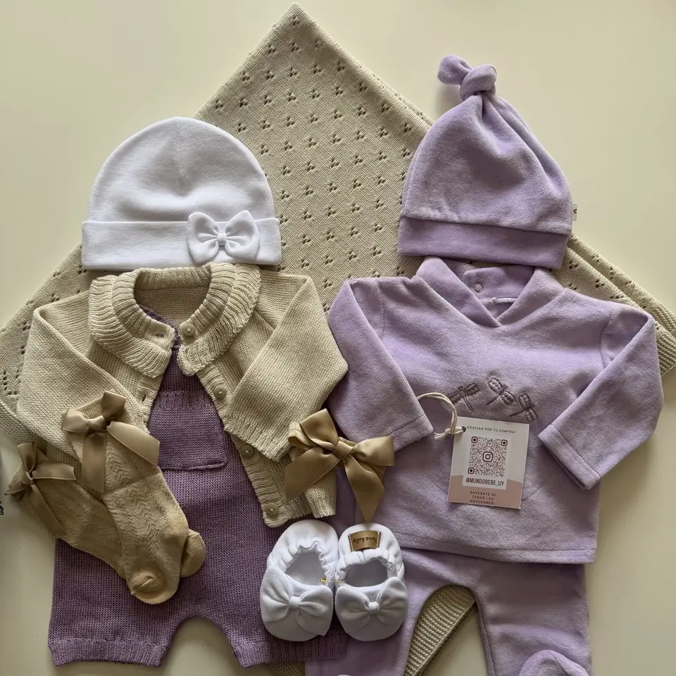 Saco y enterito corto de hilo algodón + buzo , pantalón y gorrita de plush