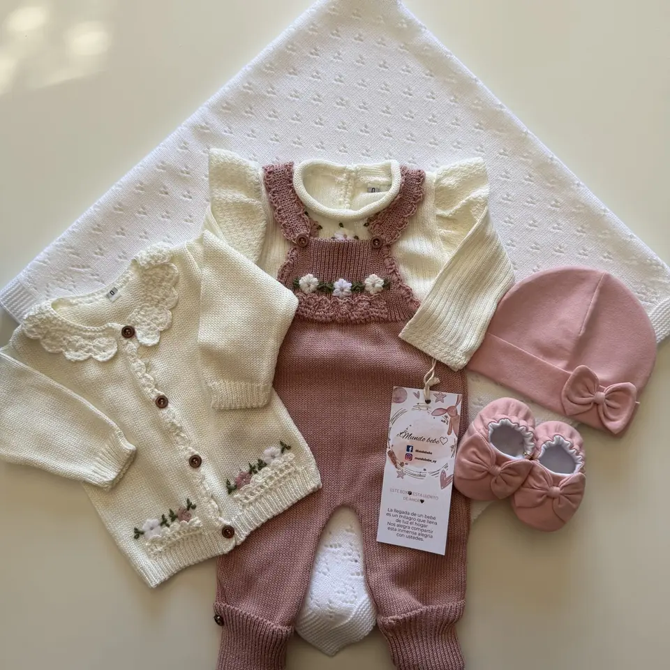 Saco , blusa y enterito de hilo algodón