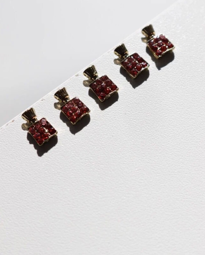 Charms Bordo (Cuadrado) x 5