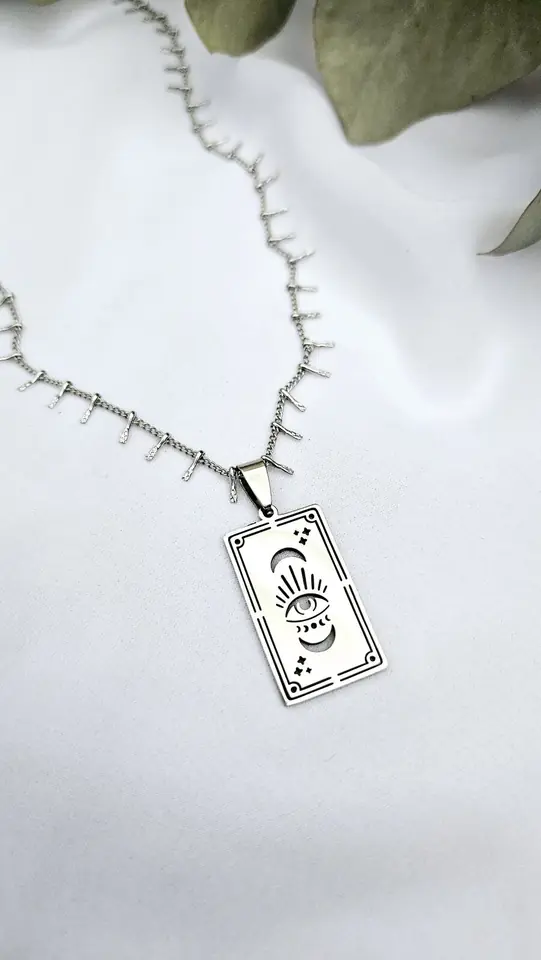 Cadena con medalla Tarot ojo y luna