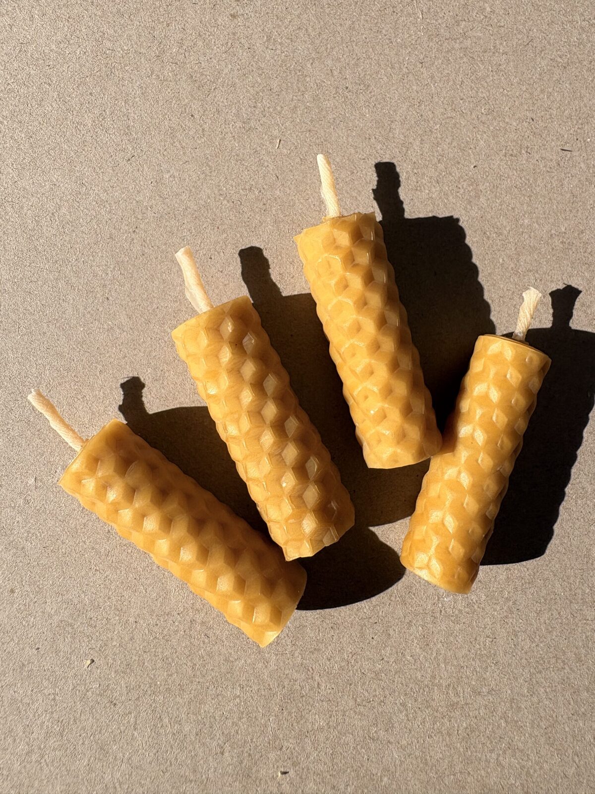 Pack x 10 Velas de miel y Canela 1,5cm x 5cm