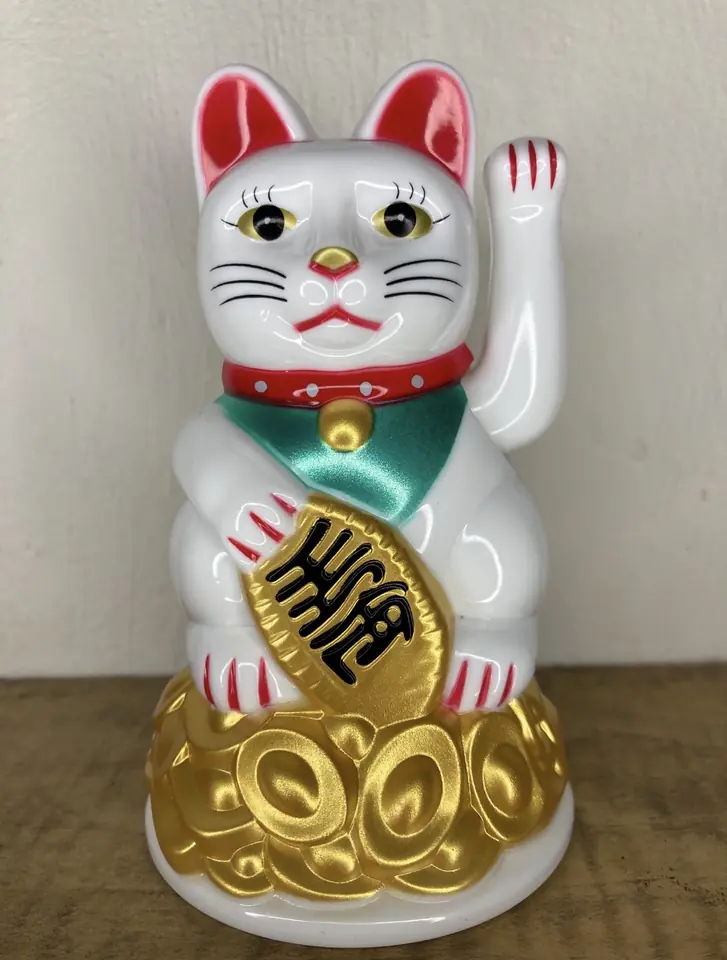 Gato de la suerte blanco