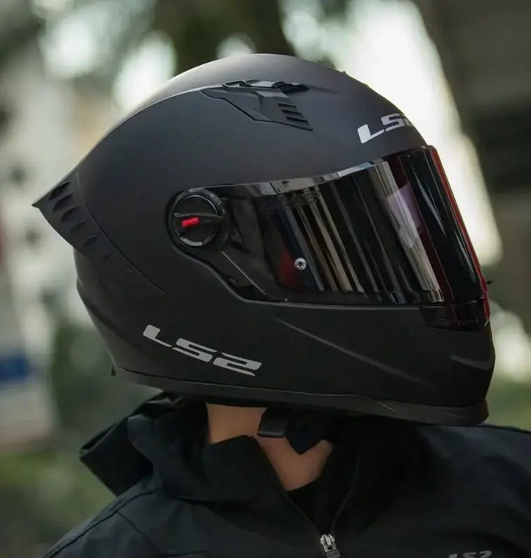 CASCO LS2 LISO MATTE CON VISOR NEGRO