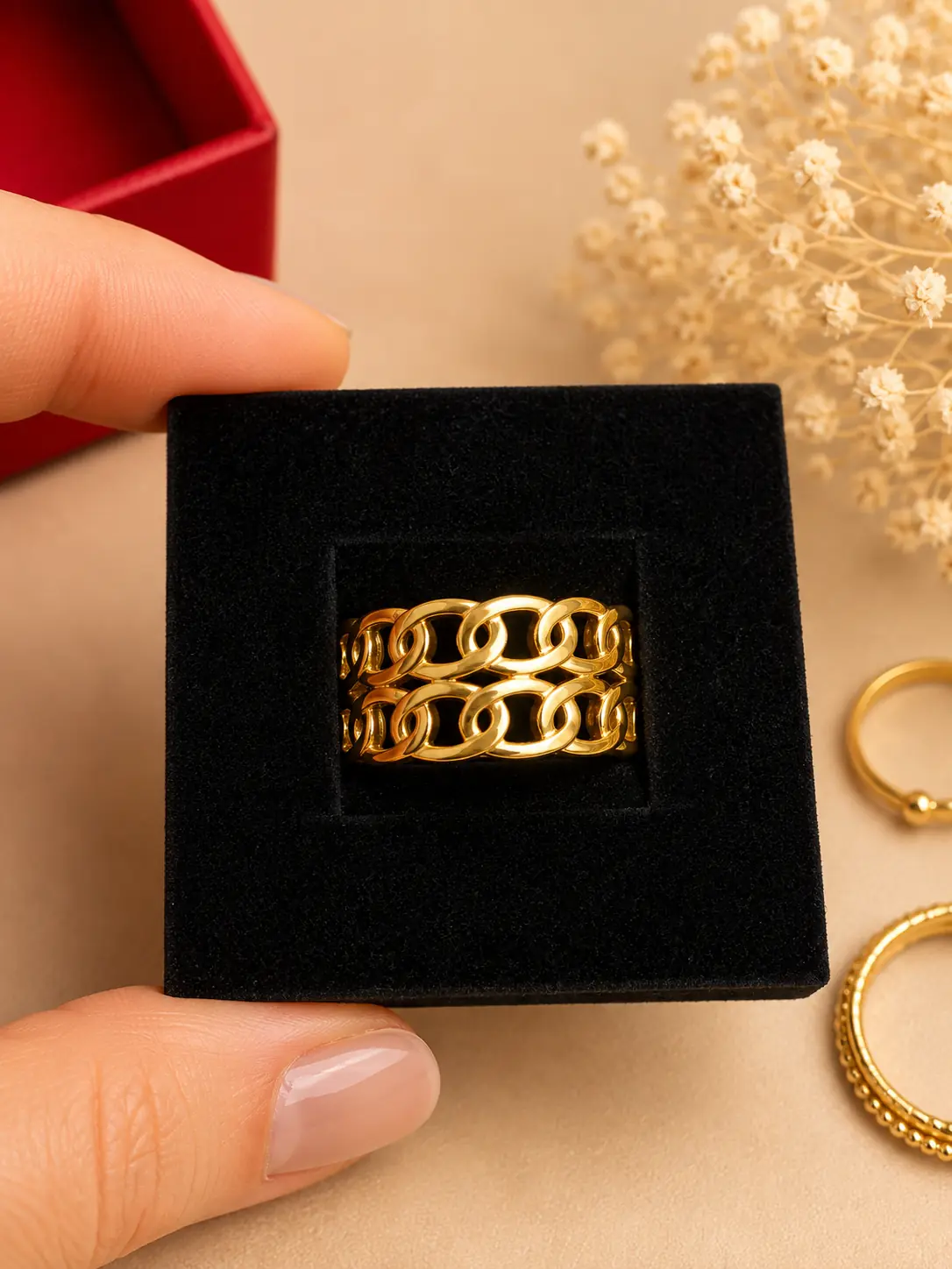 Anillo de acero dorado ajustable