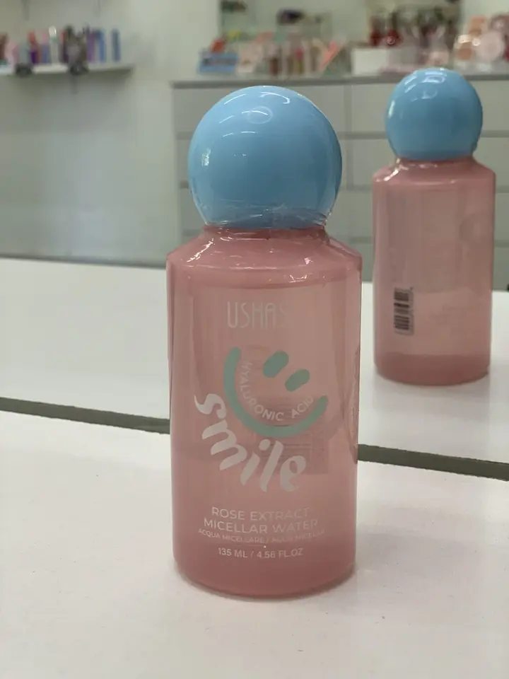 Agua micelar, ácido hialurónico