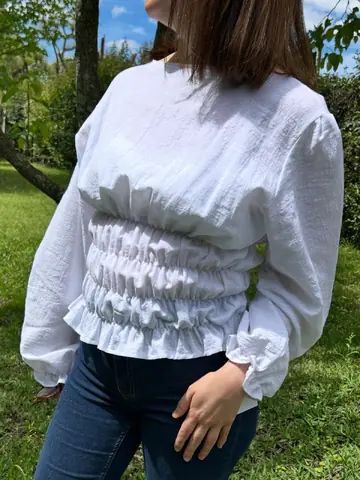 🤍 Blusa blanca - Detalles Fruncidos