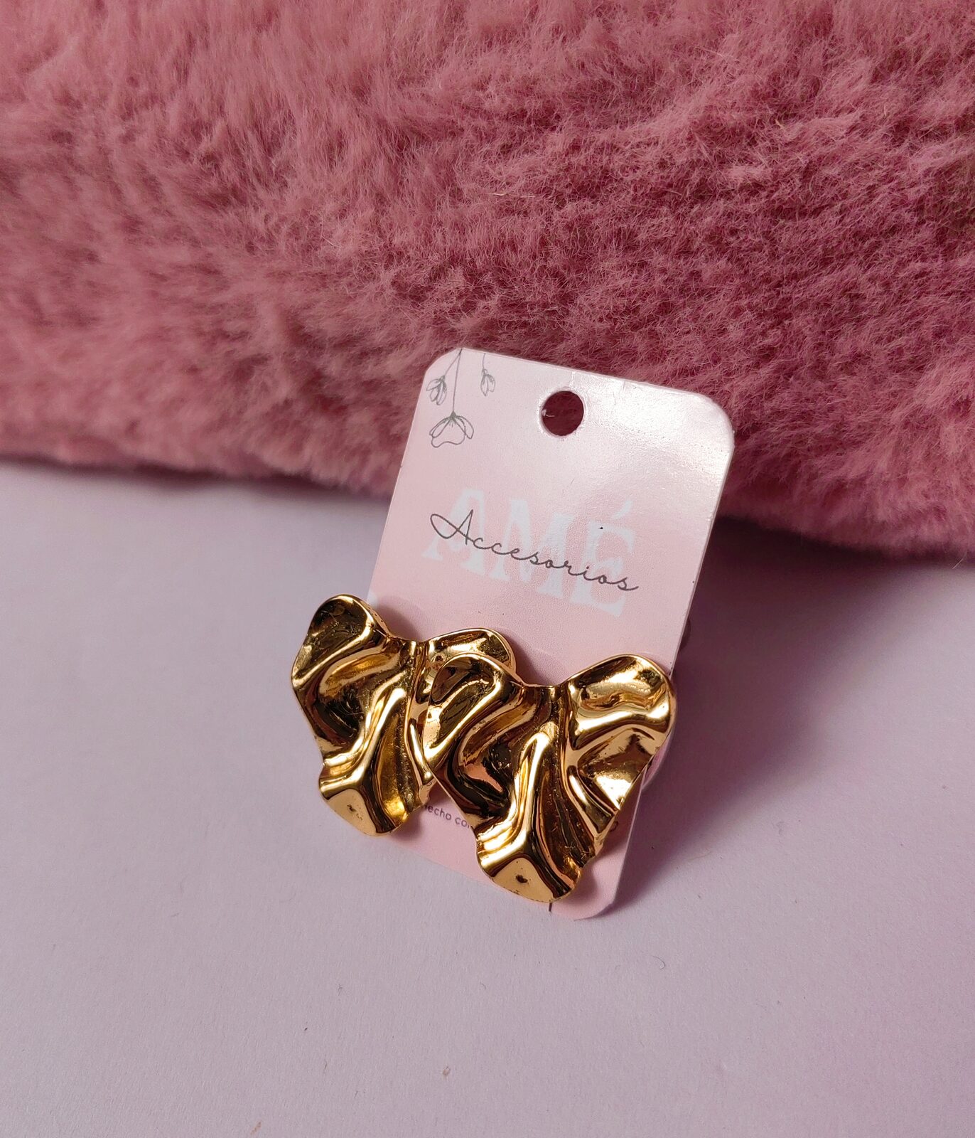 Aros Acero Dorado Golden Fluid Bow Studs — Moños Esculturales Ondulados
