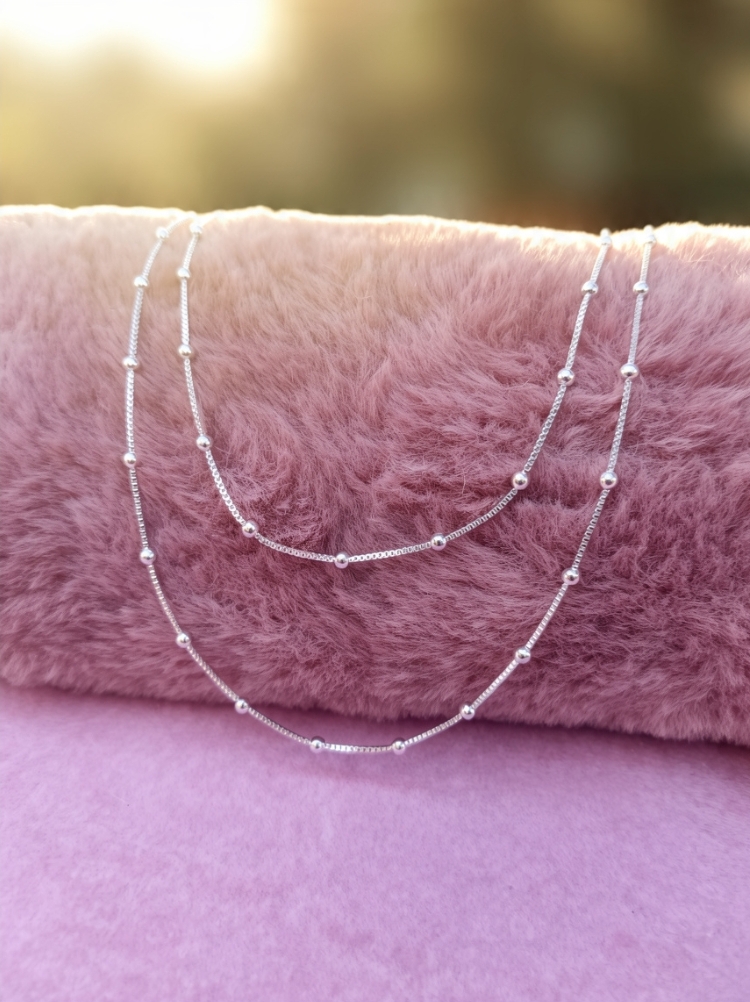 Collar Doble Beads — Cadenas Finas en Acero Blanco con Bolitas Intercaladas