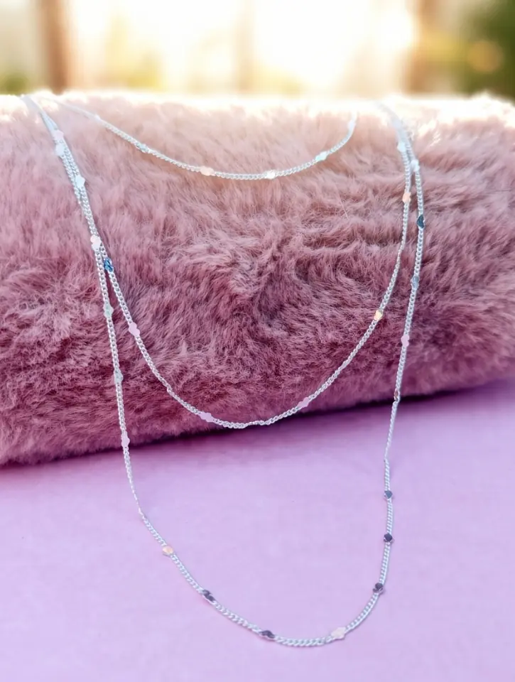 Collar Triple Hearts Light — Cadenas Finas enchapadas en Plata con Corazones Multicolores