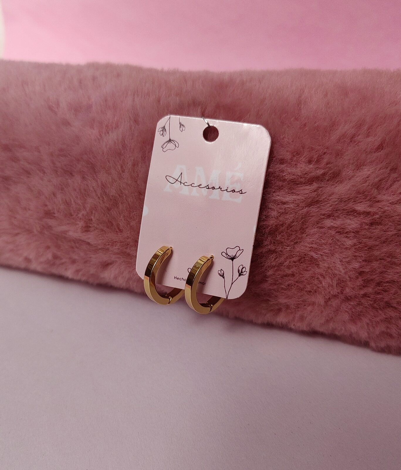 Argollas Acero Dorado Golden Sleek Huggies — Argollas Geométricas Lisas