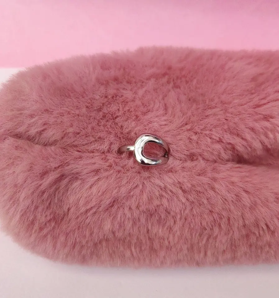 Anillo Tear Abstract — Anillo Regulable en Acero Quirúrgico con Silueta de Gota Calada