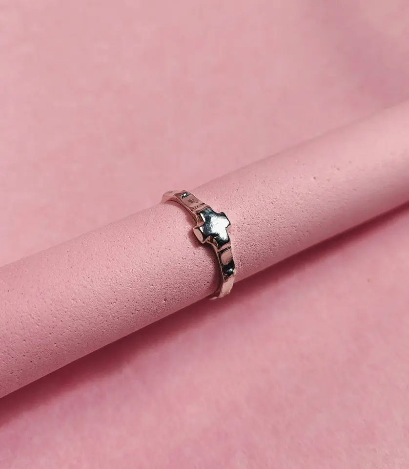 Anillo Cruz Minimalista Enchapado en Plata 925