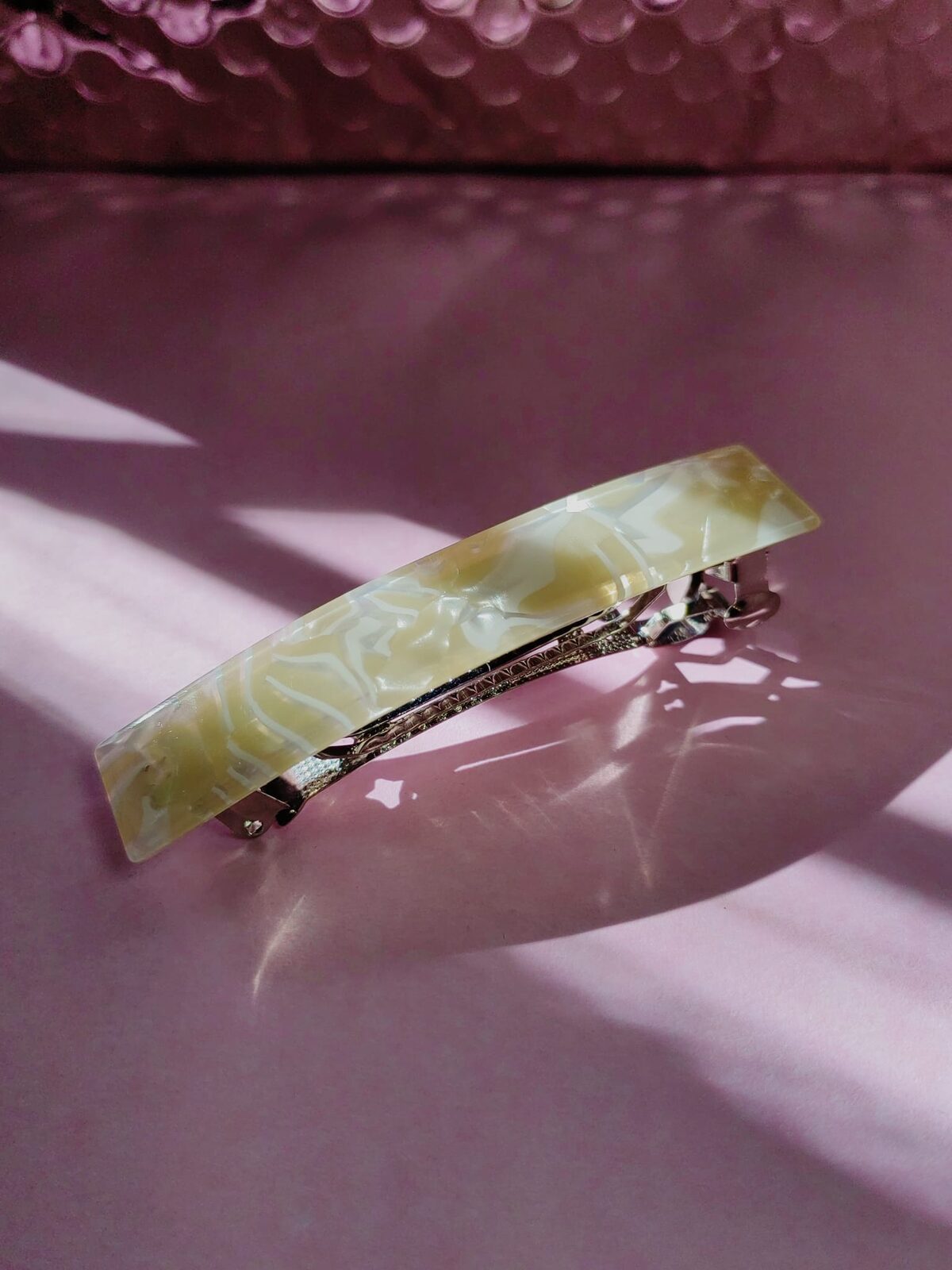 Hebilla Pasador de Cabello Pearl Cream — Acetato Efecto Nacaratado Beige & Blanco