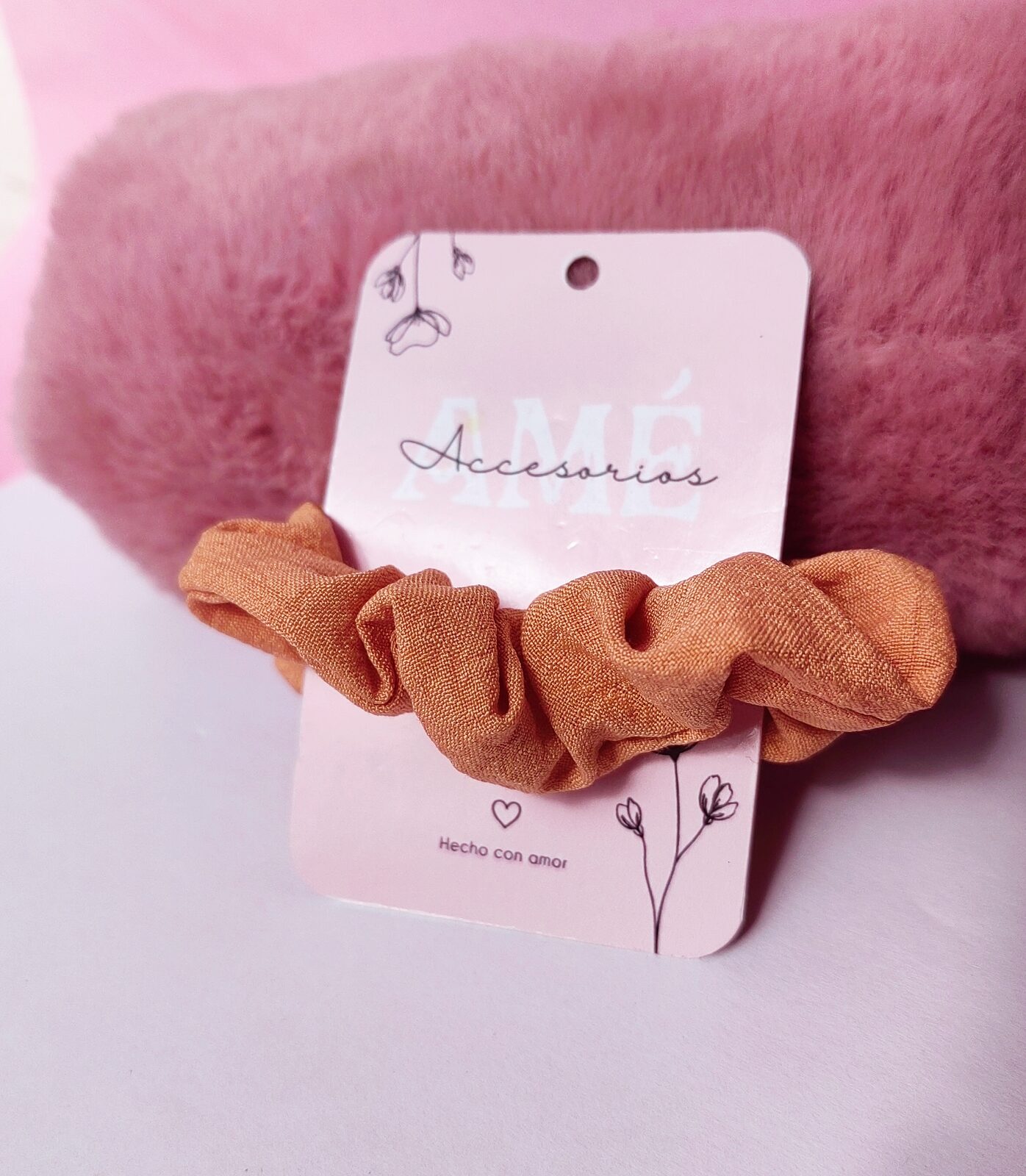 Scrunchie Mini Coral Texturado — Gomita de Cabello Color Terracota
