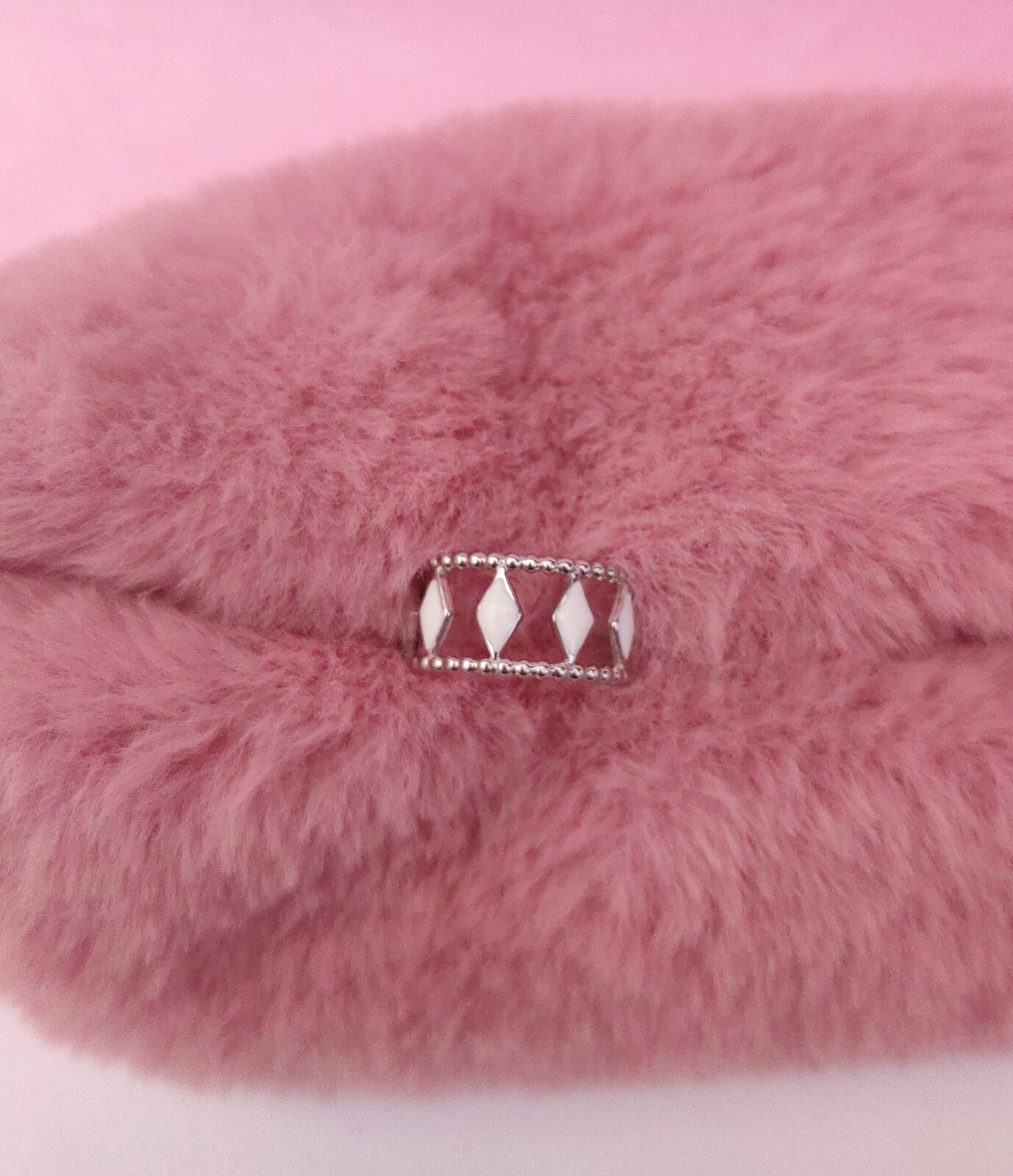 Anillo Rhombus Geo — Anillo Ancho en Acero Quirúrgico Calado con Rombos