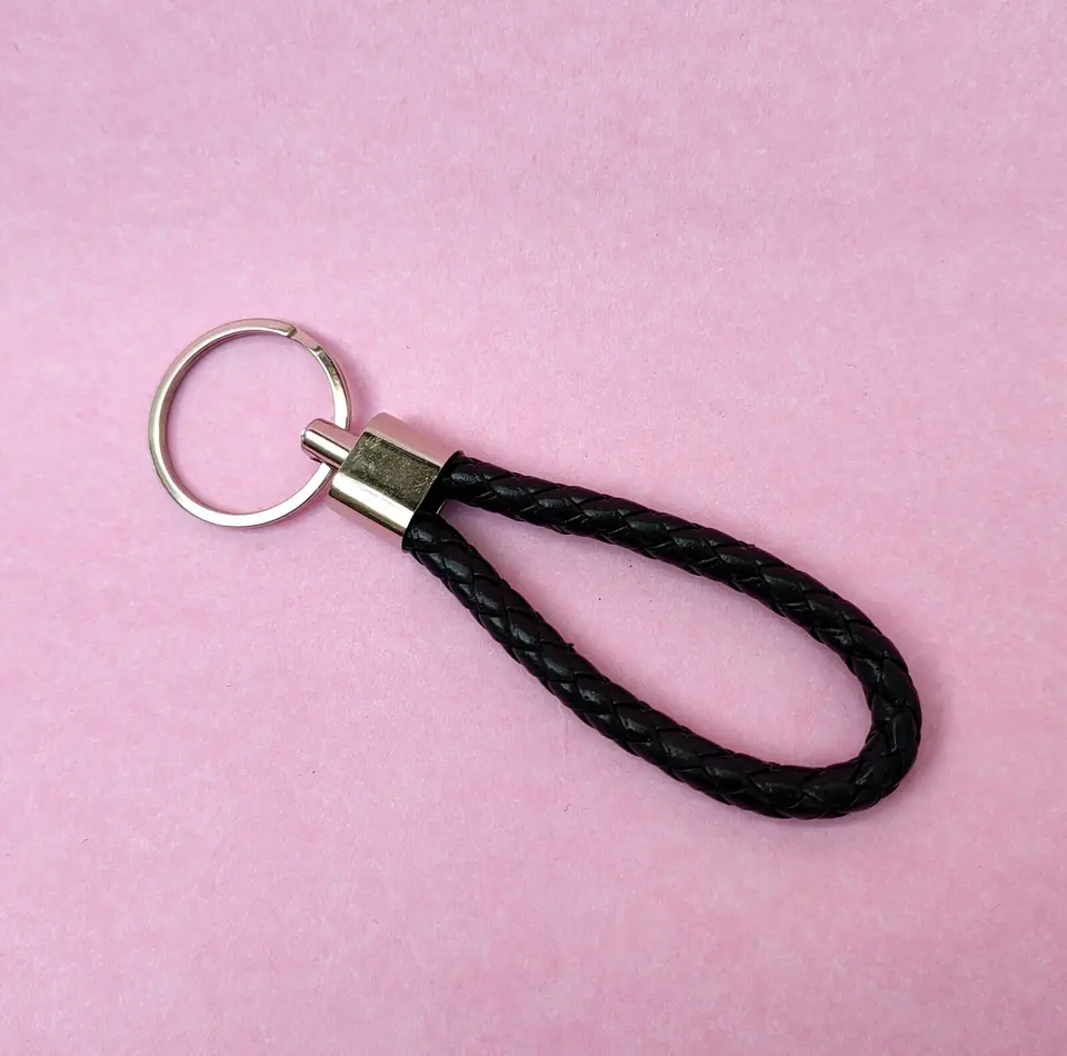 Llavero Braided Leatherette Black — Cuerina Trenzada Negra & Herraje Plateado