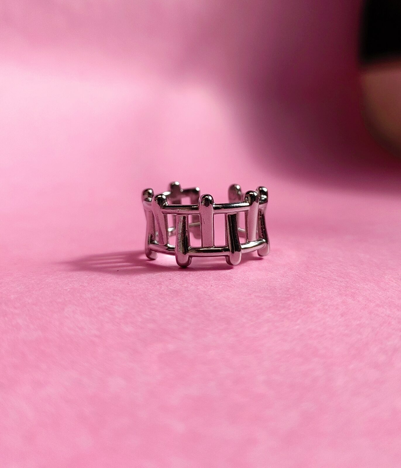 Anillo de Acero Quirúrgico Calado con Esferas — Modelo Regulable