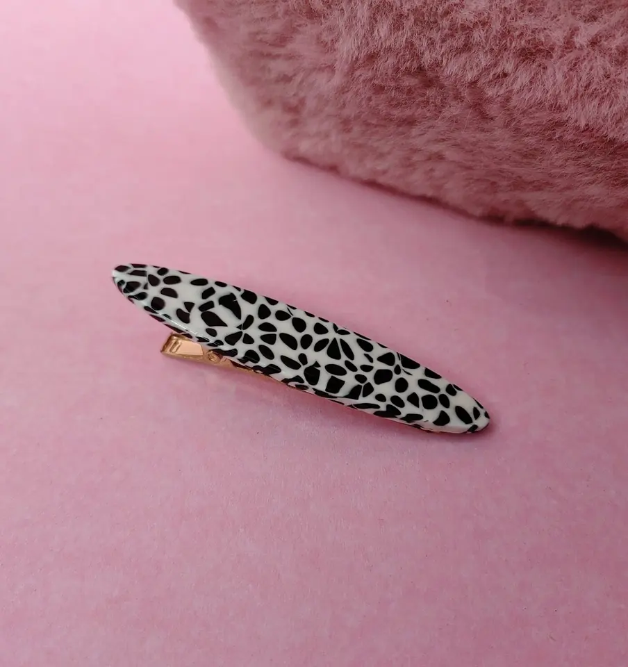 Pinza Hebilla Dalmatian Spotted — Acetato Bicolor Blanco & Negro