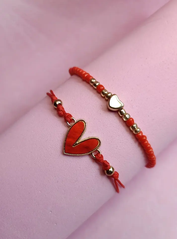 Set de Pulseras de Bijou Red Love — Hilo Rojo, Dije Corazón y Cuentas
