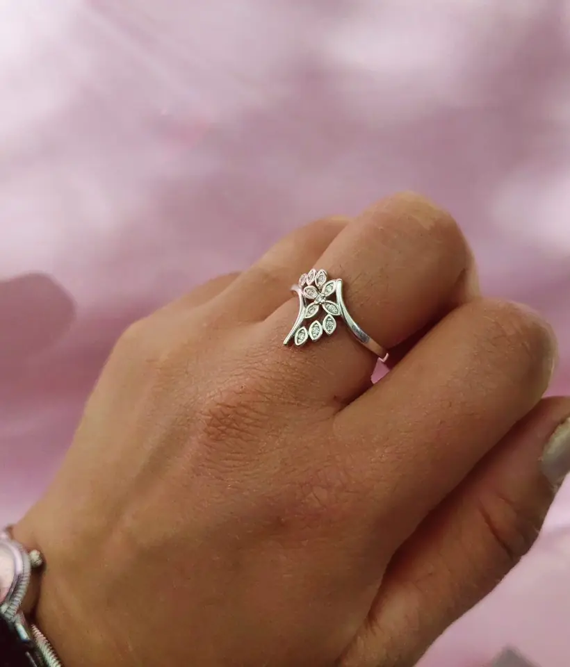 Anillo Silver Tiara Blossom — Anillo Enchapado en Plata Flor y Cristales