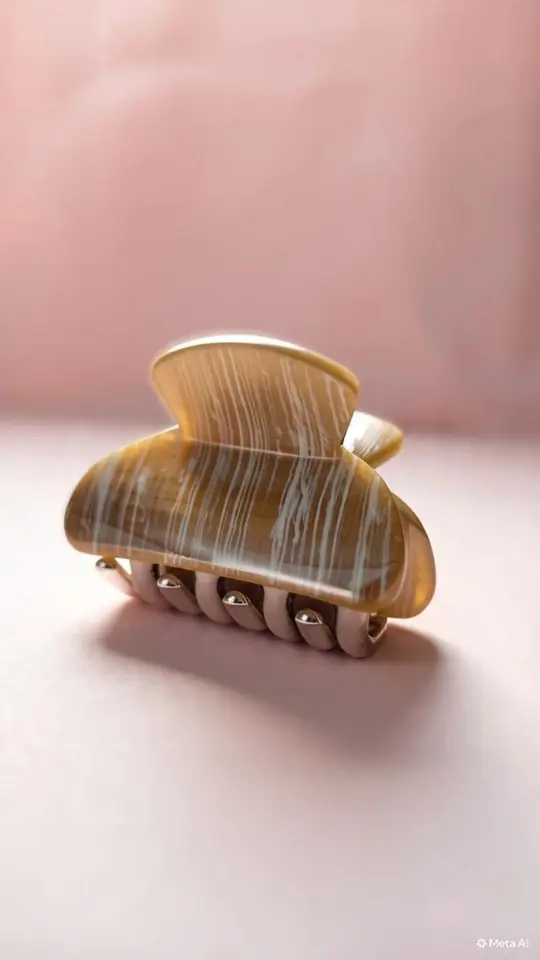 Mini Pinza de Garra Jaspeada con Detalle Plateado