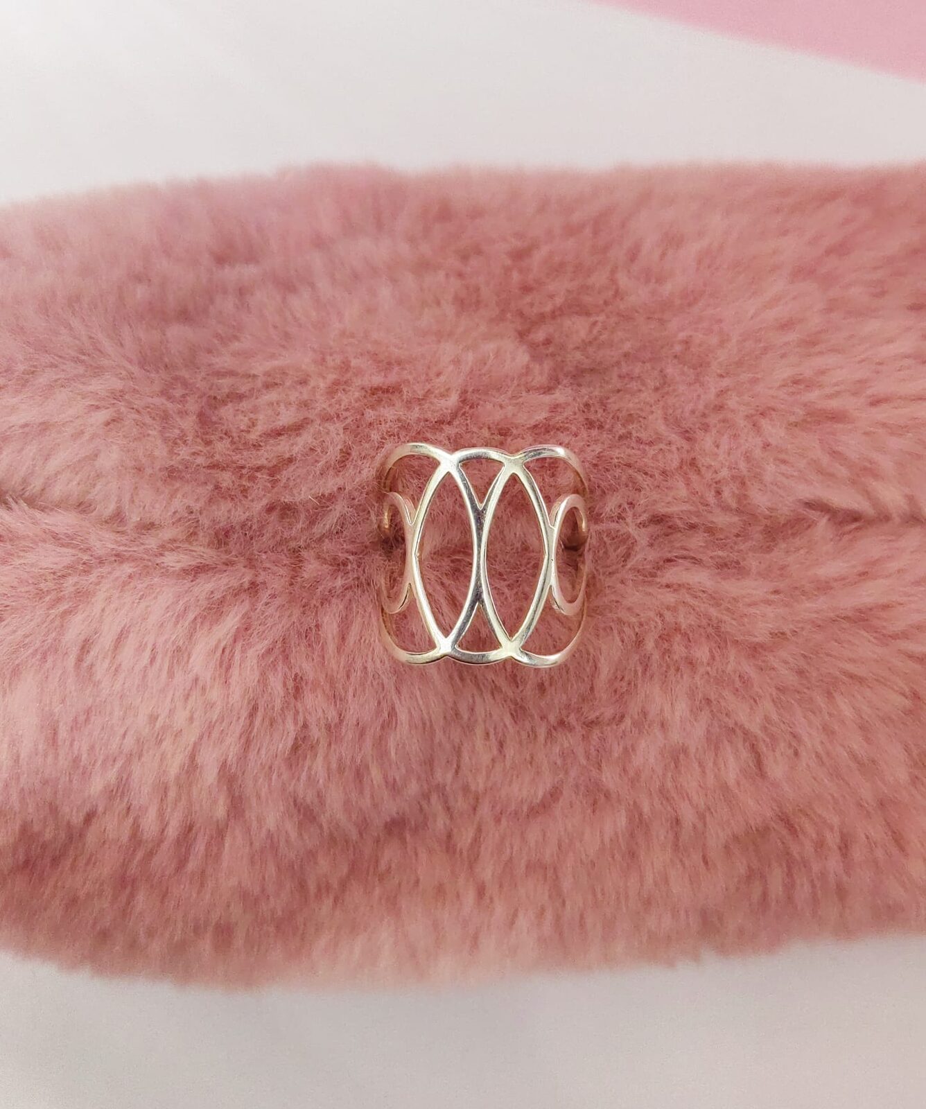 Anillo Silver Geometric Petals — Anillo Enchapado en Plata Ancho Calado
