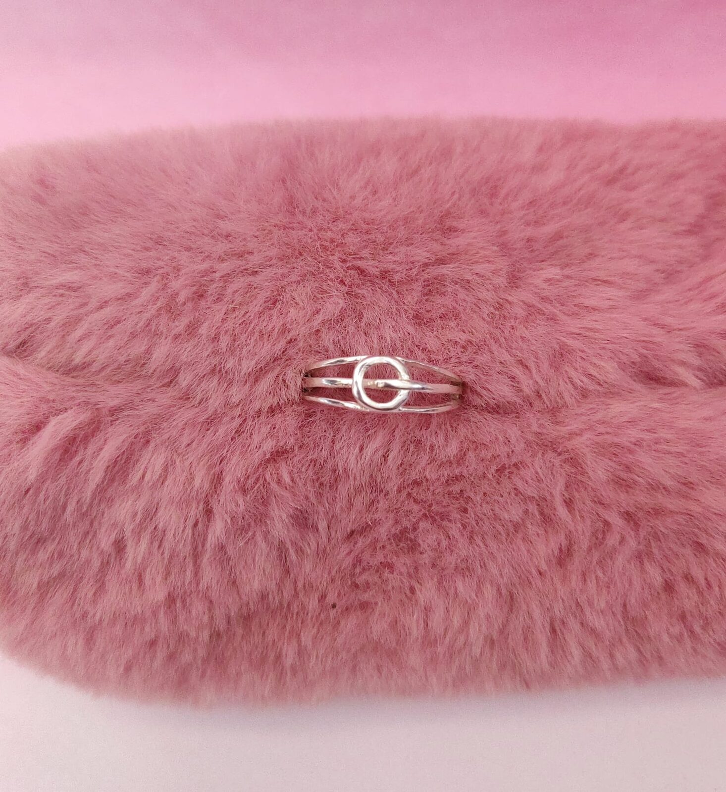 Anillo Silver Initial "E" — Anillo Enchapado en Plata Inicial Letra E