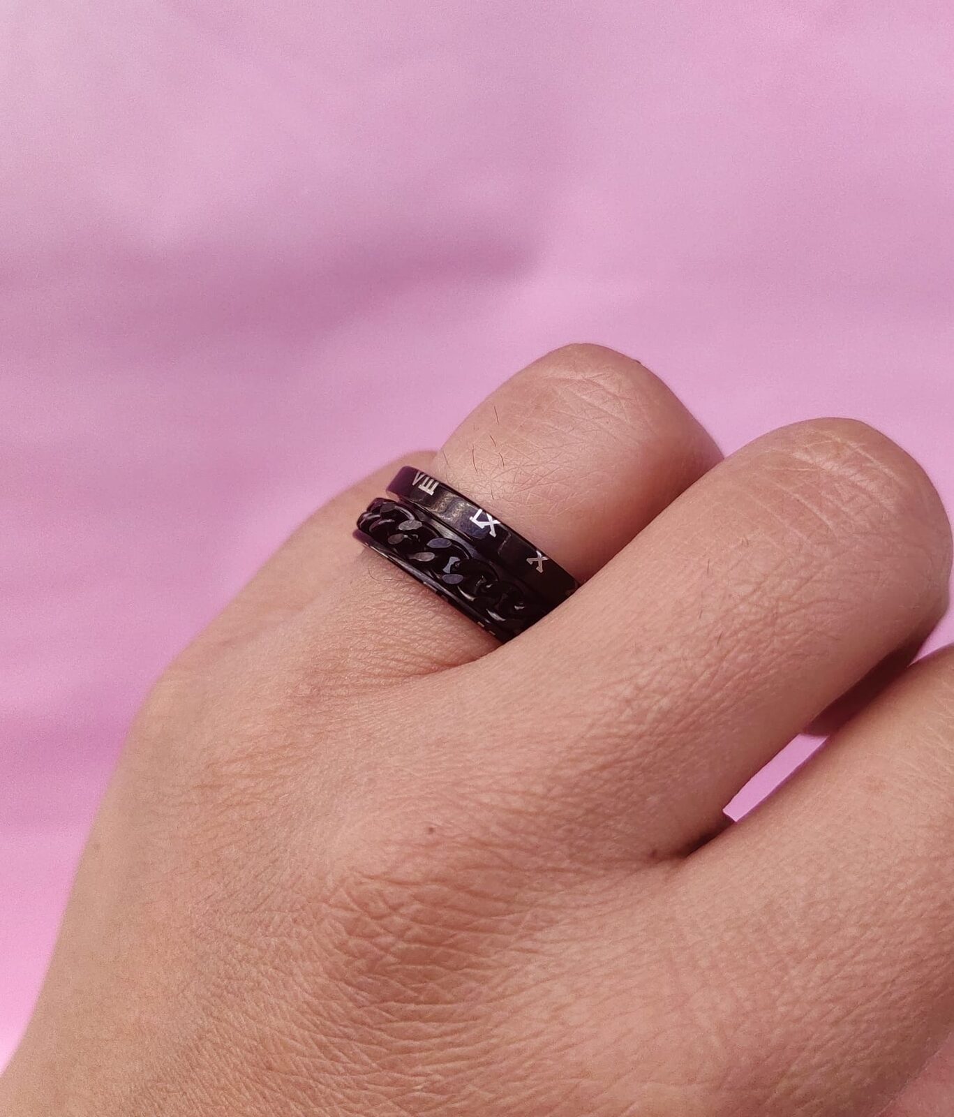 Set Anillos Acero Negro Roman & Chain Duo — Números Romanos & Cadena Eslabones