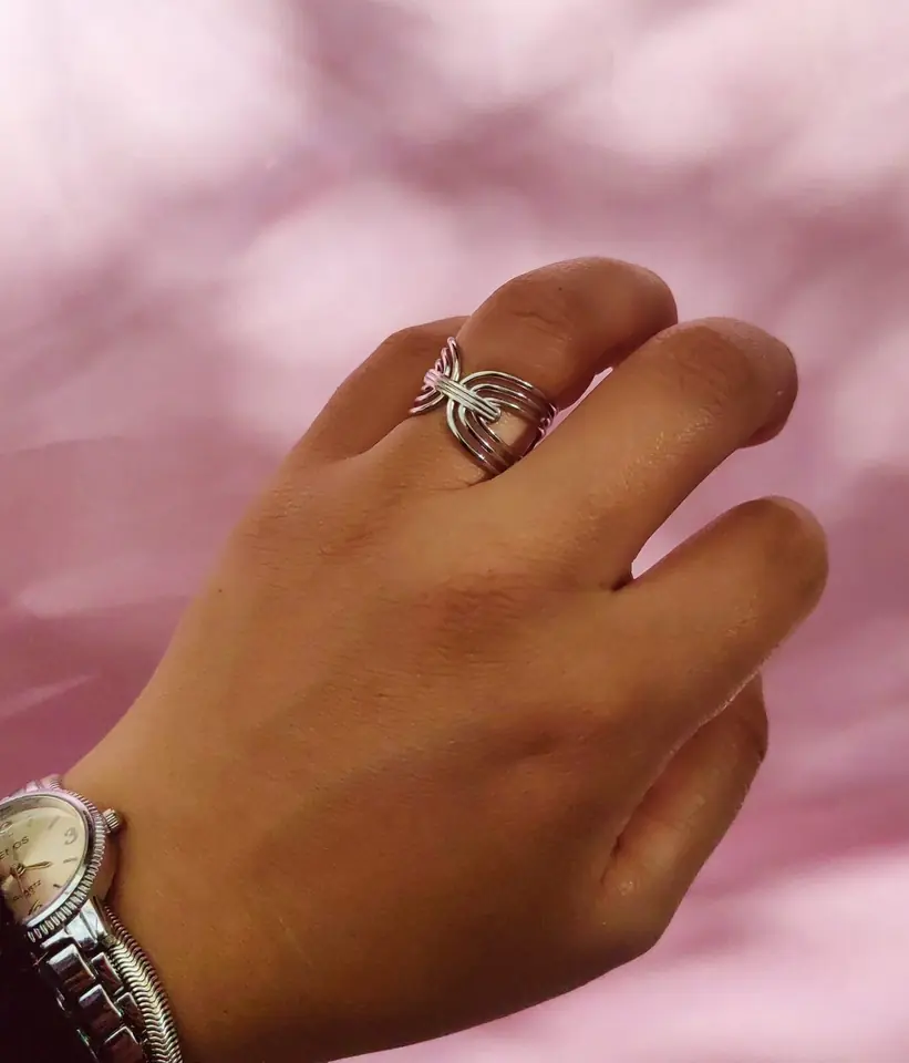 Anillo Acero Quirúrgico Silver Wire Bow — Anillo Regulable Moño Entramado