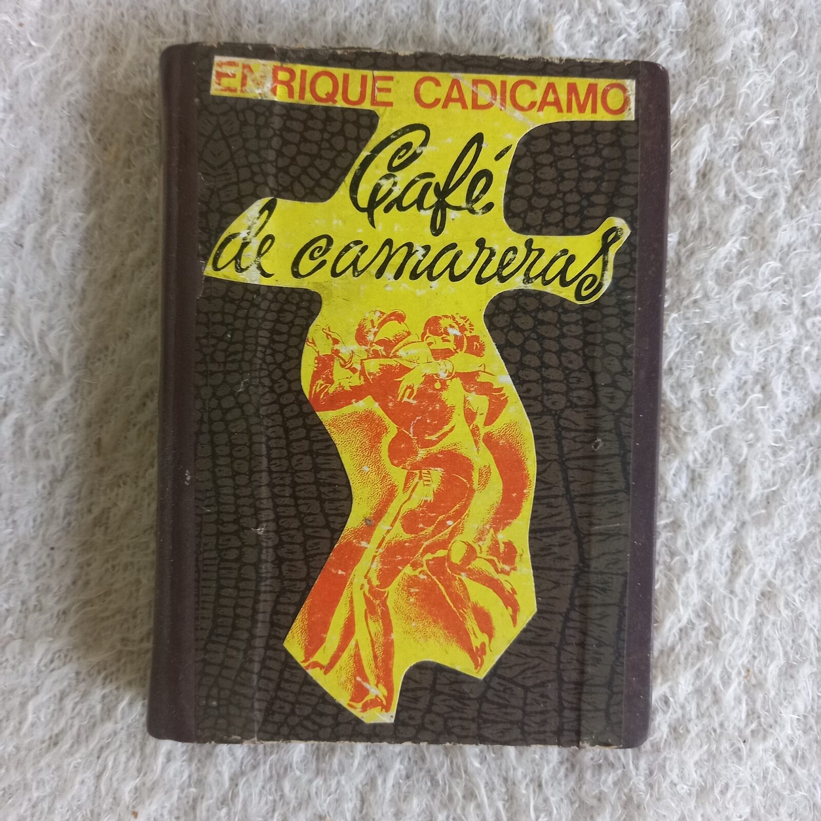 Café de camareras. Enrique Cadícamo