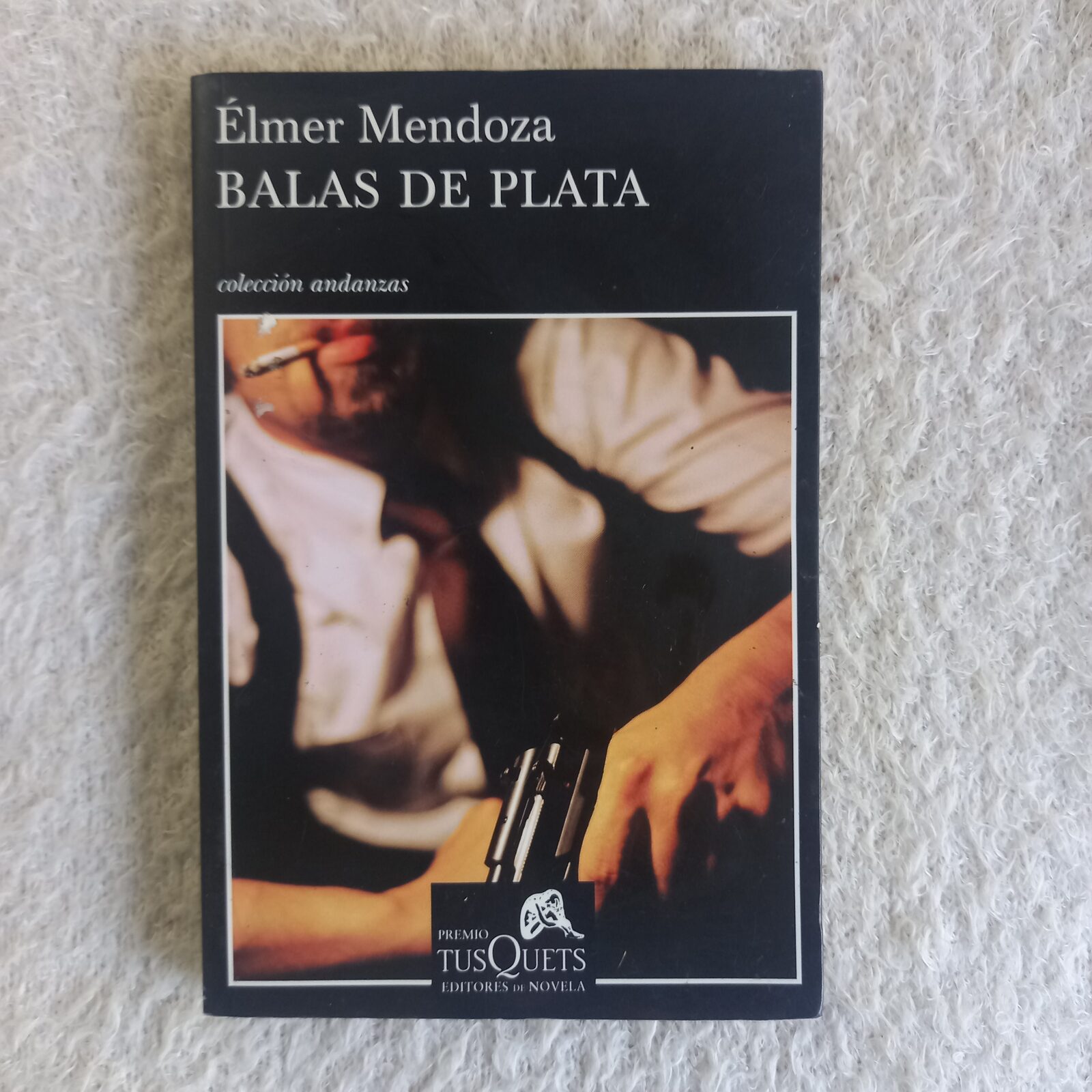 Balas de plata. Élmer Mendoza
