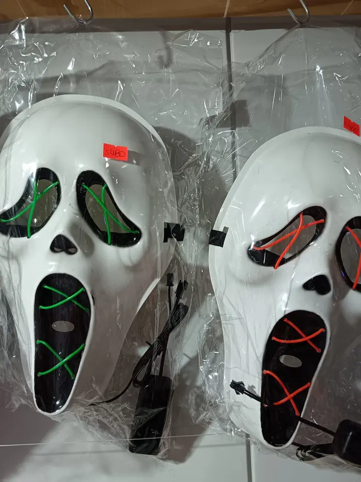 Máscara Scream / Scary Movie con luz led