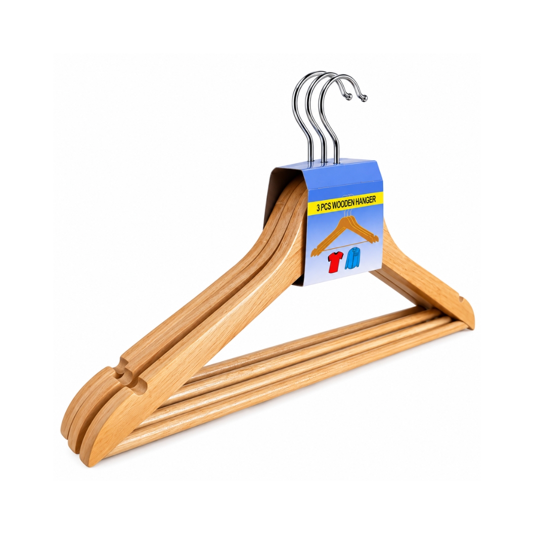 Set de tres perchas de madera
