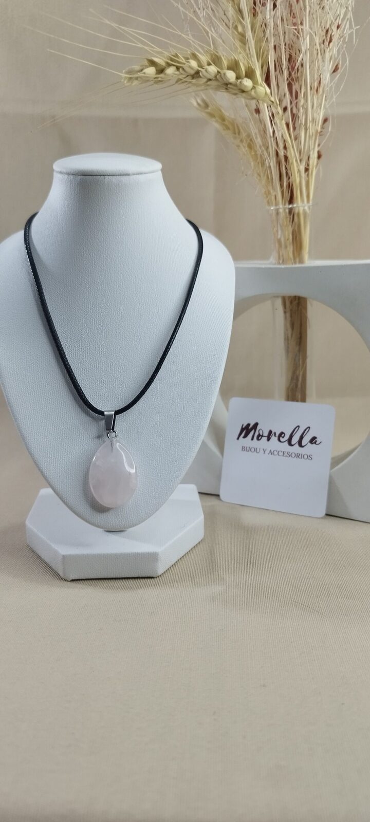 Cordón con dije cuarzo rosa
