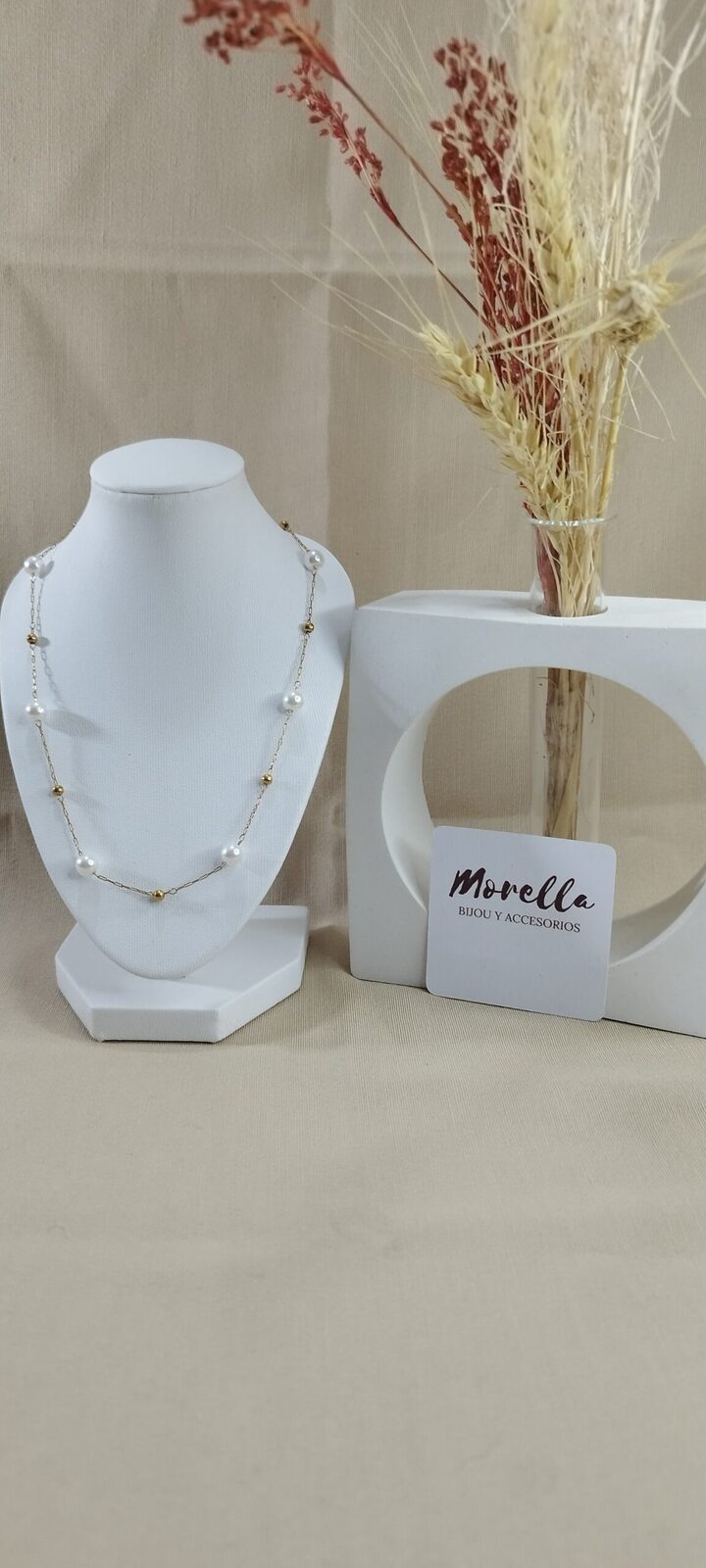 Cadena con perlas sintetica