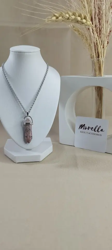 Cadena con dije de rodonita