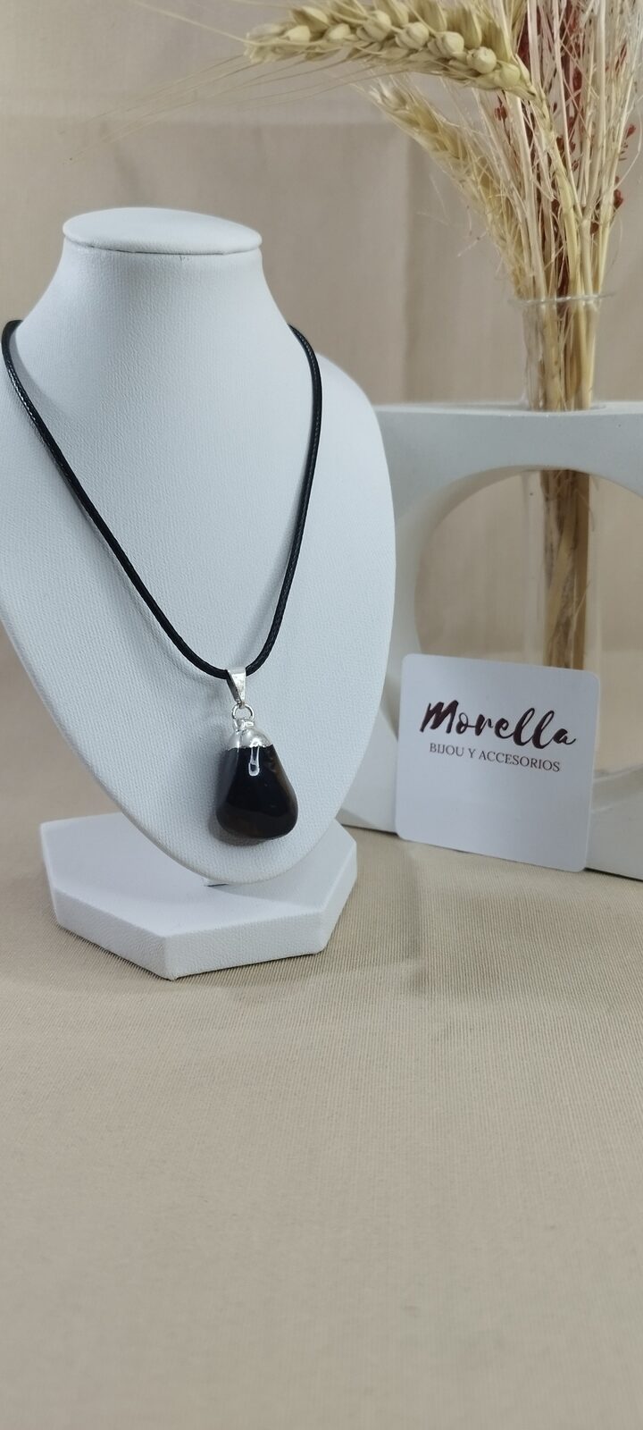 Cordón con dije obsidiana negra