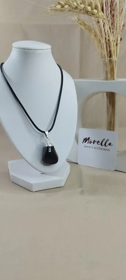 Cordón con dije obsidiana negra
