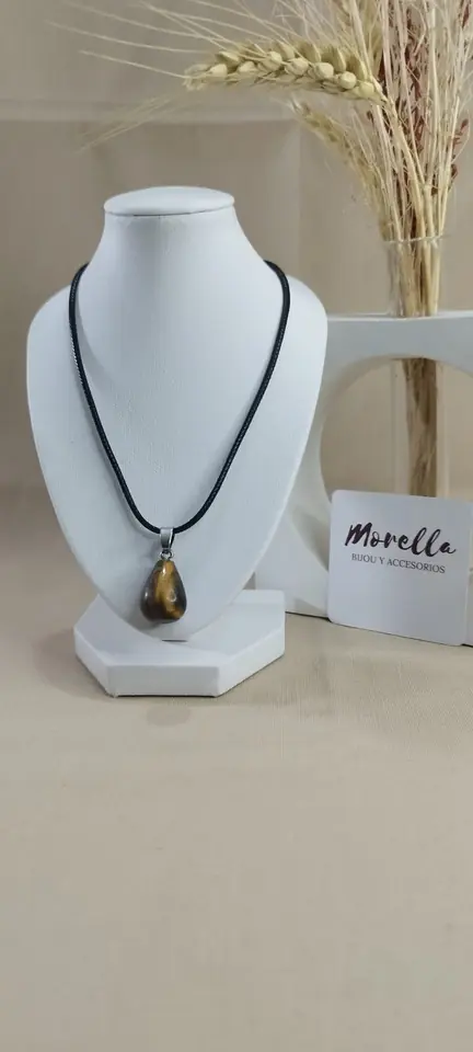 Cordón con dije ojo de tigre