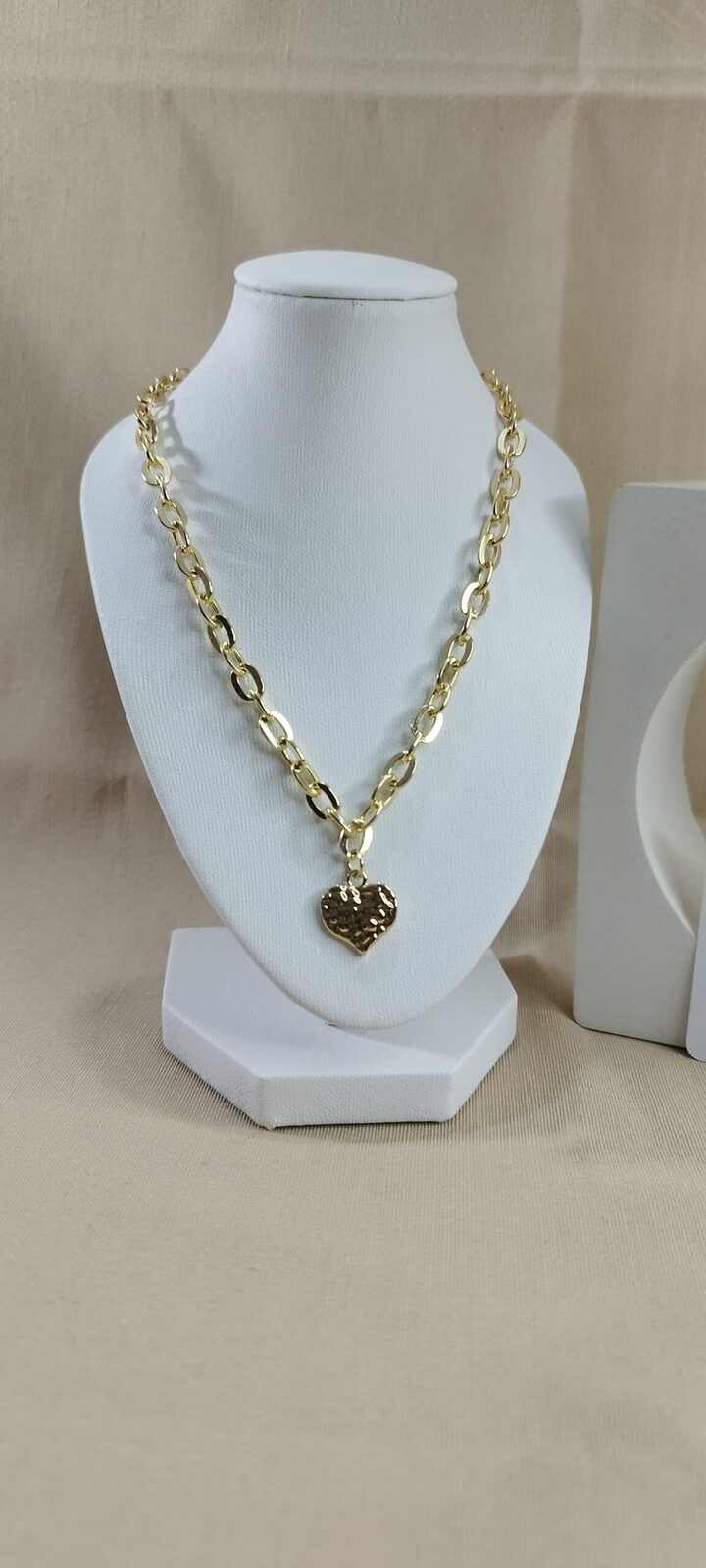 Cadena con dije corazón