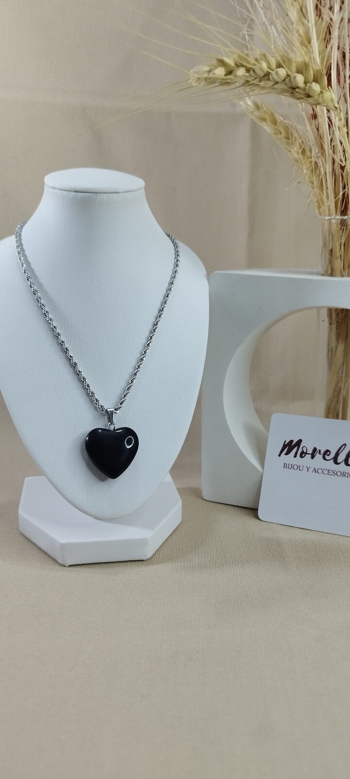 Cadena con dije obsidiana negra