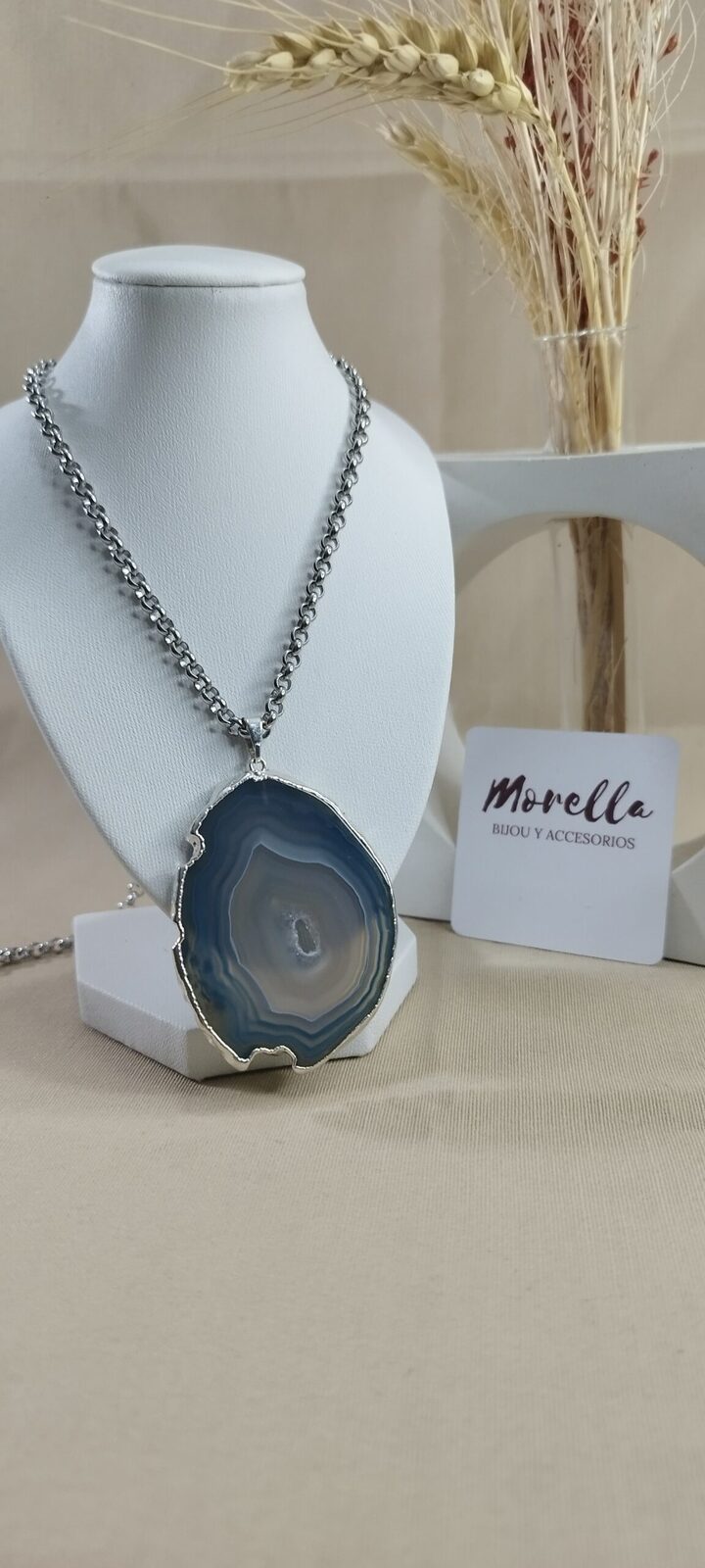 Cadena con dije de ágata azul