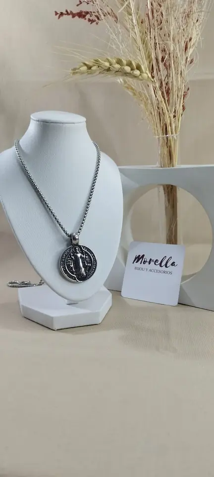 Cadena con medalla San Benito (plateada)