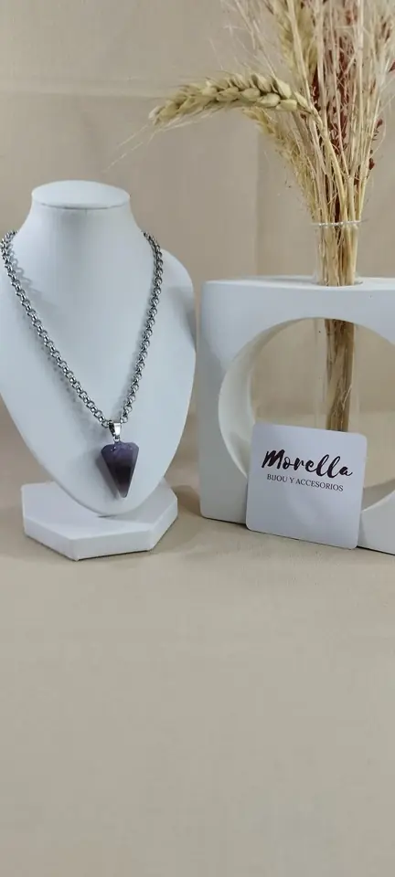Cadena con dije amatista