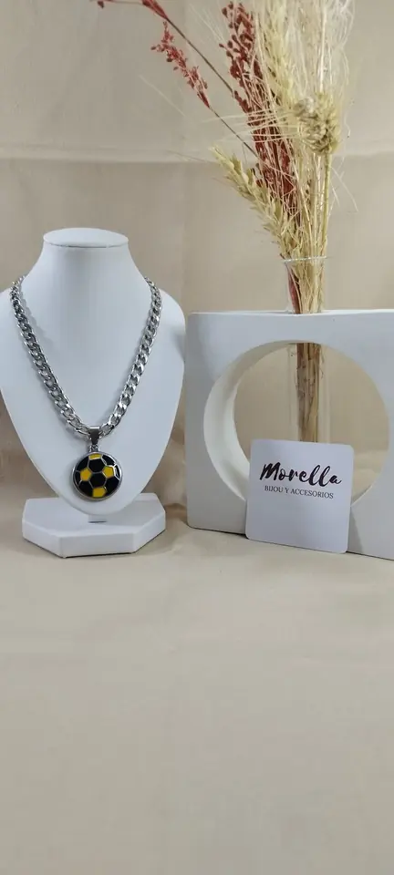 Cadena con dije pelota Peñarol