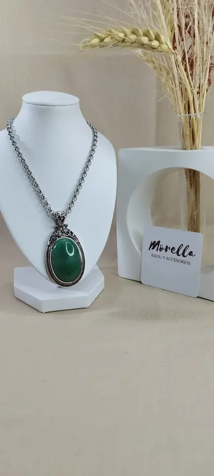 Cadena con dije cuarzo verde