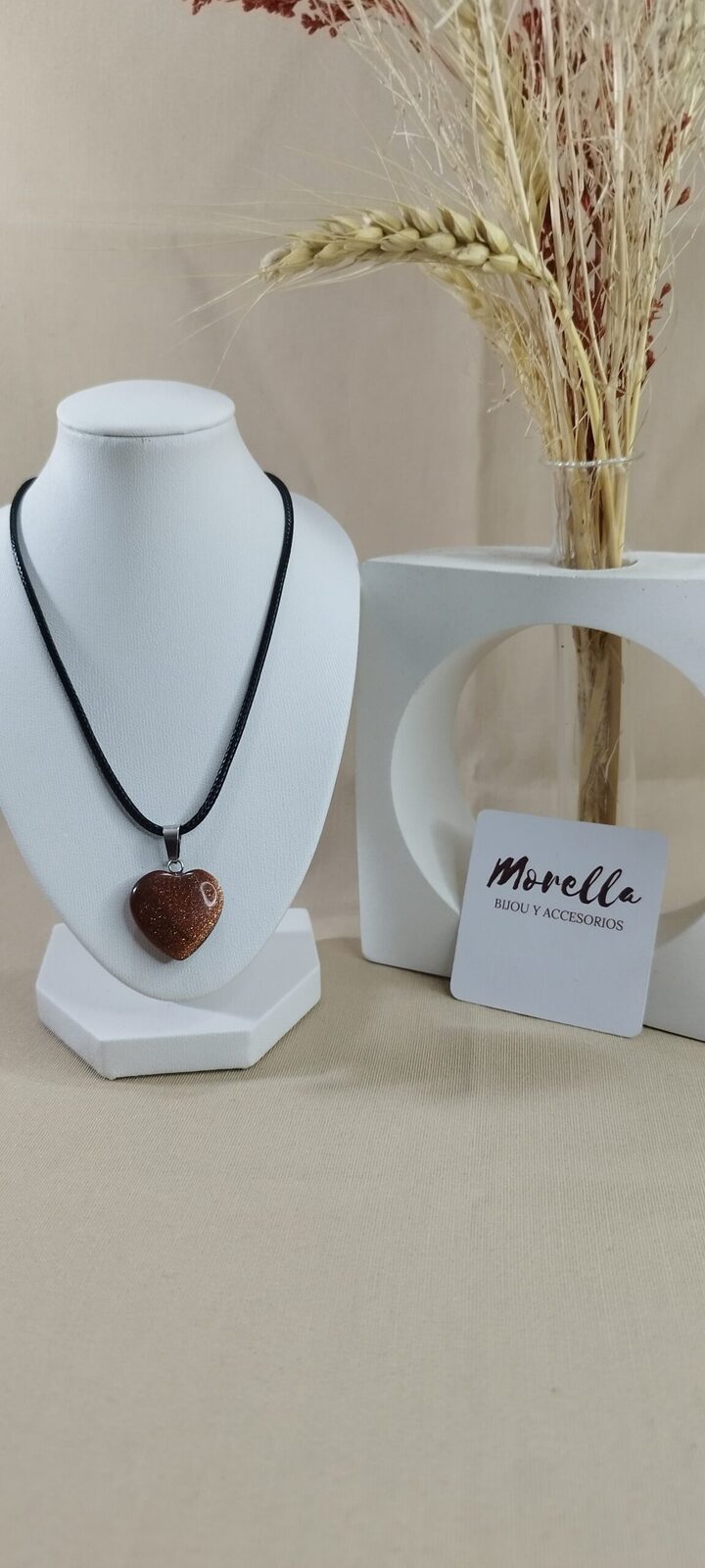 Cordón con dije piedra del sol